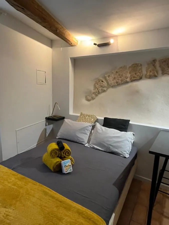Au Coeur Des Remparts Apartment Avignon 0*,  France