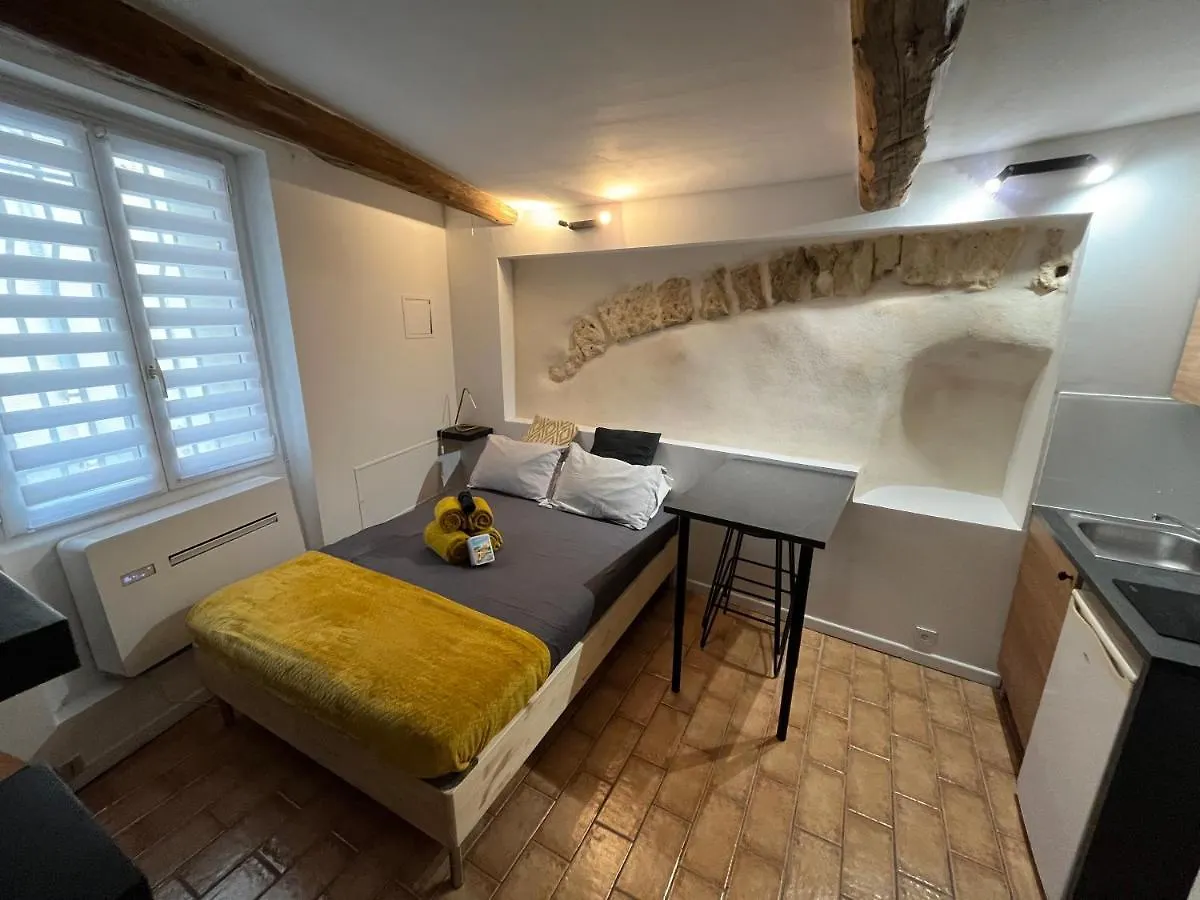Au Coeur Des Remparts Apartment Avignon France
